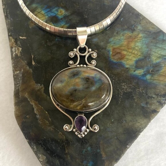 Sterling Silver 925 Oval Labradorite & Amethyst Pendant Necklace 18" Omega Chain - Picture 4 of 16
